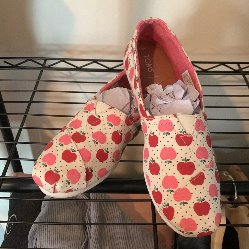 TOMS Espadrille Red Apples US8
